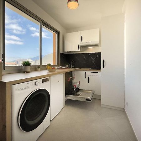 HOMEY SUPERCHILL - Appartement moderne et tout équipé - Netflix et WiFi inclus - Situé en Hyper-centre - Proche Genève Annemasse Exterior foto
