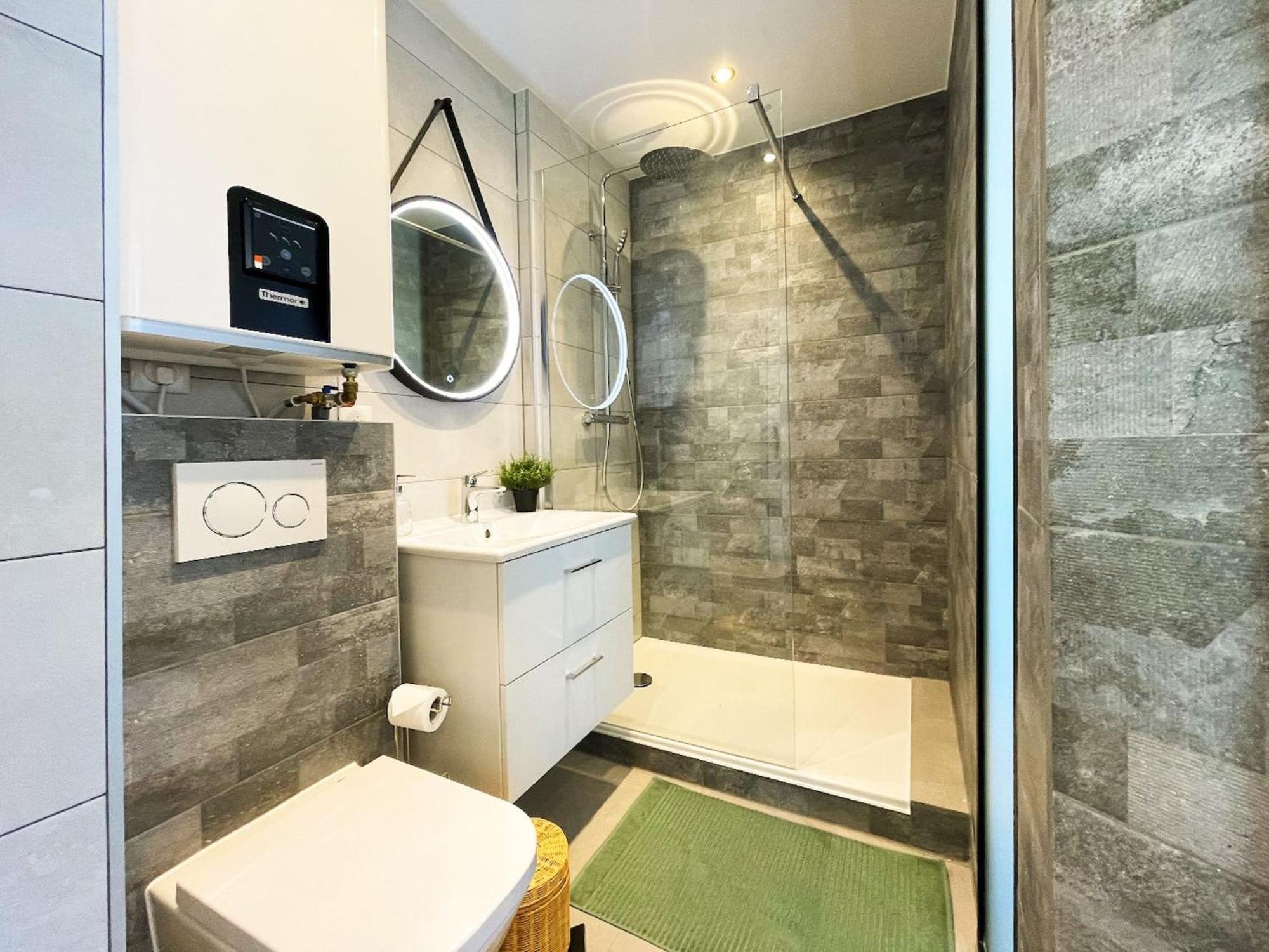 HOMEY SUPERCHILL - Appartement moderne et tout équipé - Netflix et WiFi inclus - Situé en Hyper-centre - Proche Genève Annemasse Exterior foto
